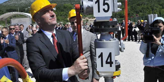 Dugopolje, 130513.Pored Koprivna u rad je svecano pusten dio plinovodnog sustava Like i Dalmacije.Otvaranju Plinacrove mjerno redukcijske stanice Split nazocio je ministar gospodarstva Ivan Vrdoljak koji je i pustio u rad plinovod.Foto: Nikola Vilic  / CROPIX