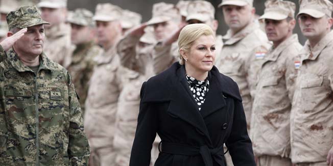 Zagreb, 040315.Predsjednica Republike i vrhovna zapovjednica Oruzanih snaga RH Kolinda Grabar Kitarovic nazocila je u Vojarni Pukovnik Marko Zivkovic na Plesu ispracaju 2. hrvatskog kontigenta u misiju Resolute Support u Islamsku Republiku Afganistan.Na fotografiji: Kolinda Grabar Kitarovic vrsi smotru kontigenta.Foto: Dragan Matic / CROPIX