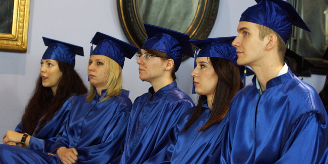 Zagreb, 140714.Sveuciliste u Zagrebu, Trg marsala Tita.Svecana dodjela diploma studentima diplomskog studija Sveucilista u Zagrebu i Sveucilista u Orleansu iz podrucja bioindustrije odrzana je u u auli Rektorata Sveucilista u Zagrebu.Na fotografiji: studenti.Foto: Marko Todorov / CROPIX