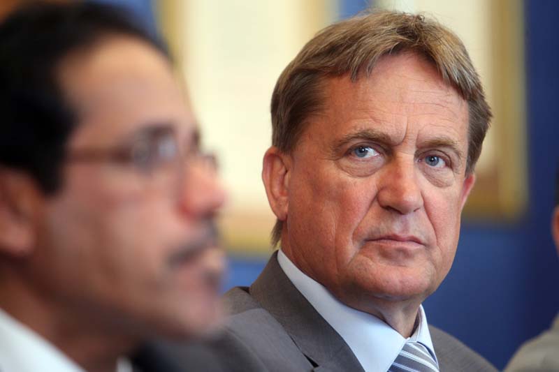 Zadar, 250614.U sklopu svoje prve gospodarske misije u Hrvatskoj, u sluzbenom dvodnevnom posjetu Zadru borave predstavnici Federacije komora za gospodarstvo i industriju Ujedinjenih Arapskih Emirata. Gradonacelnik Bozidar Kalmeta sa suradnicima, primio je predstavnike delegacije Ujedinjenih Arapskih Emirata. Na fotografiji: Bozidar Kalmeta, gradonacelnik.Foto: Jure Miskovic / CROPIX