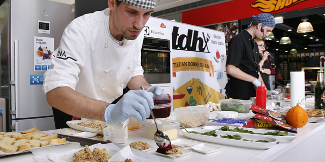 Zagreb, 081114.City Centar One East.U City Centru One East odrzavaju se radionice najboljih chefova u sklopu Sajma dobre hrane (Tjedan dobre hrane). Radionica: Goran Gersak, Dobra Vina Wine Bar.Foto: Biljana Gaurina / CROPIX