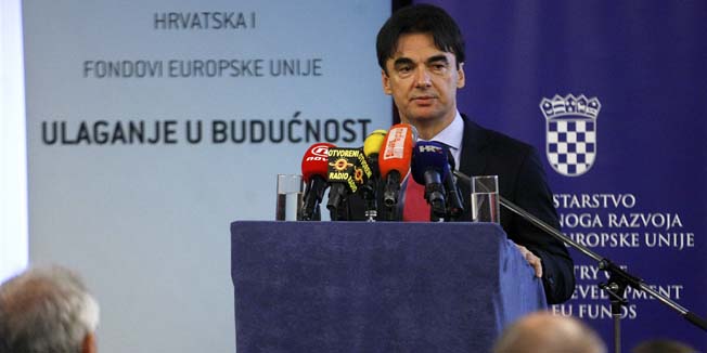 Zagreb, 101114.Miramarska, Hotel Internacional.4. Partnerske konzultacije o prijedlogu Operativnog programa Konkurentnost i kohezija za financijsko razdoblje EU-a 2014.-2020.Na fotografiji: Branko Grcic. Foto: Ranko Suvar / CROPIX