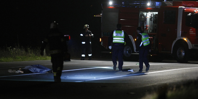 Samobor, Bobovica, 111114.Cvor Bobovica, silazak sa A3.U prometnoj nesreci doslo je do naleta osobnog automobila Mercedes na pjesaka koji je  preminuo na mjestu.Na fotografiji: policijski ocevid.Foto: Ronald Gorsic / CROPIX 