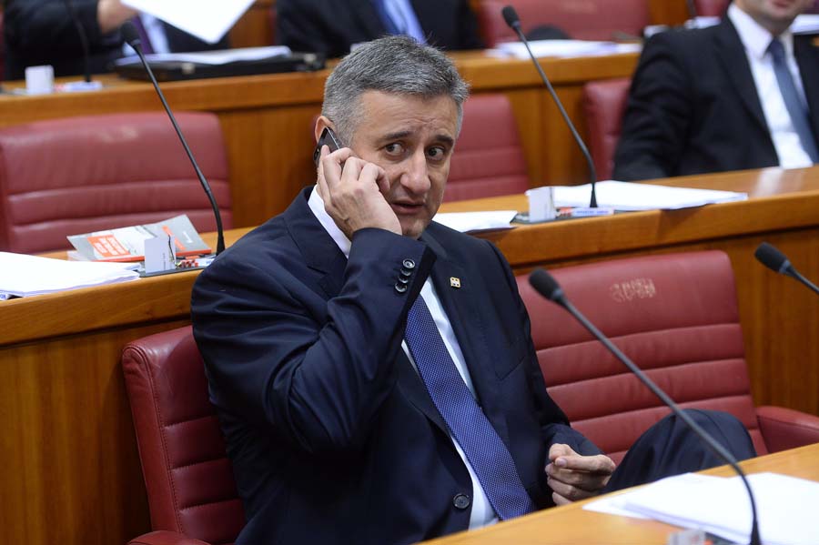 Zagreb, 121114. Markov trg.Sabor.Redovita sjednica Sabora pocela je aktualnim satom na kojoj su zastupnici postavljali pitanja Vladi i ministrima.Na fotografiji: Tomislav Karamarko.Foto: Goran Mehkek / CROPIX