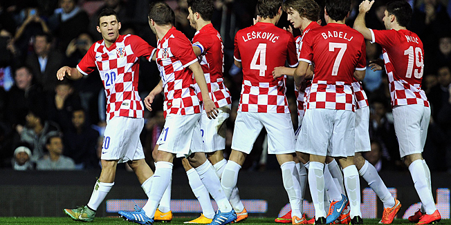 London (Velika Britanija), 121114.Prijateljska utakmica nogometnih reprezentacija Argentine i Hrvatske na stadionu The Boleyn Ground.Na fotografiji: slavlje igraca Hrvatske nakon pogotka.Foto: Boris Kovacev / CROPIX