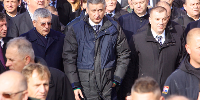 Vukovar, 181114.?Obiljezavanje Dana sjecanja na zrtvu Vukovara 1991. pod nazivom Vukovar - mjesto posebnog pijeteta i 23. obljetnice stradanja tog grada u Domovinskom ratu.                                                    Objedinjenu Kolonu sjecanja predvode pripadnici 4. bojne Vukovarske 3. gardijske brigade zajedno sa pripadnicima 204. vukovarske brigade i braniteljskim udrugama grada Vukovara. Na fotografiji: Tomislav Karamarko.Foto: Vlado Kos / Cropix