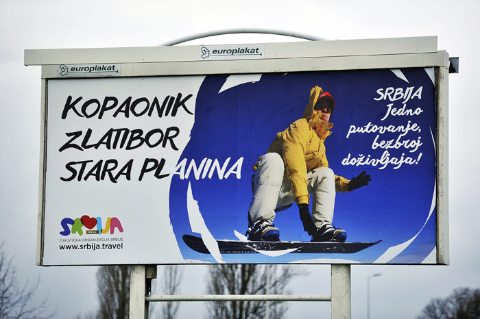 Zagreb, 191114. Jumbo plakat Turisticke organizacije Srbije u Zagrebackoj ulici pored Buzina.Foto: Boris Kovacev / CROPIX