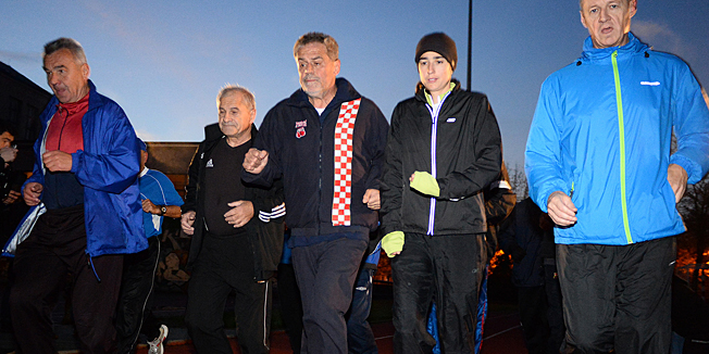 Zagreb, 201114. Buzanova ulica.Nakon sto je gradolnacelnik Milan Bandic  jucer izasao iz zatvora kako bi se branio sa slobode od optuzbe u aferi Agram, jutros je obavio redoviti jutarnji trening .Foto: Goran Mehkek / CROPIX