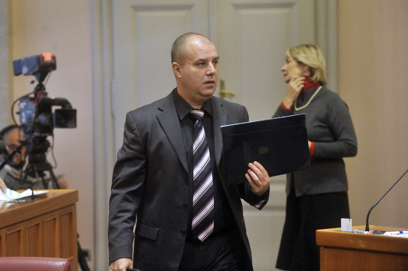 Zagreb, 211114.Nastavak 15. sjednice Hrvatskog sabora s objedinjenom raspravom o prijedlozima zakona o investicijskim fondovima.Na fotografiji: Igor Radjenovic, zamjenik ministra financija.Foto: Bruno Konjevic / CROPIX