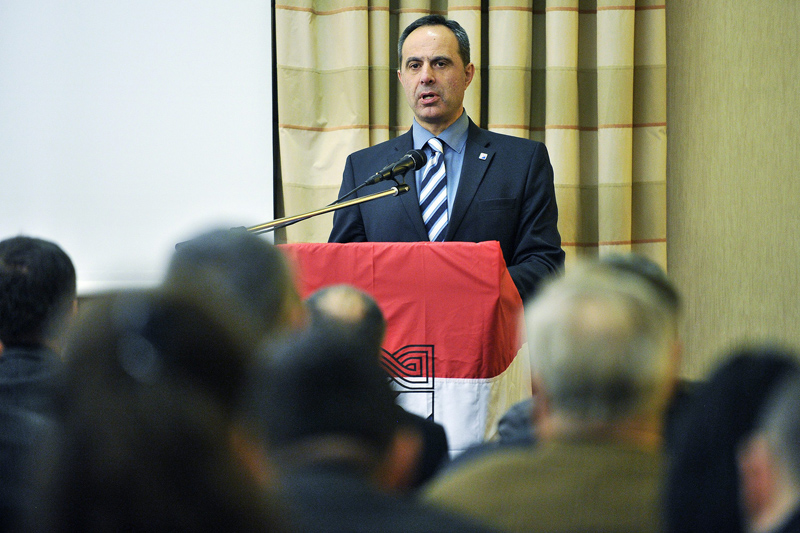 Zagreb, 151114.Clanovi Hrvatske stranke prava (HSP) na sjednici Glavnog stana  u hotelu International raspravljali su o davanju podrske Milanu Kujundzicu kao kandidatu za hrvatskog predsjednika na predstojecim izborima.Na fotografiji: predsjednik HSP-a Daniel Srb.Foto: Boris Kovacev / CROPIX