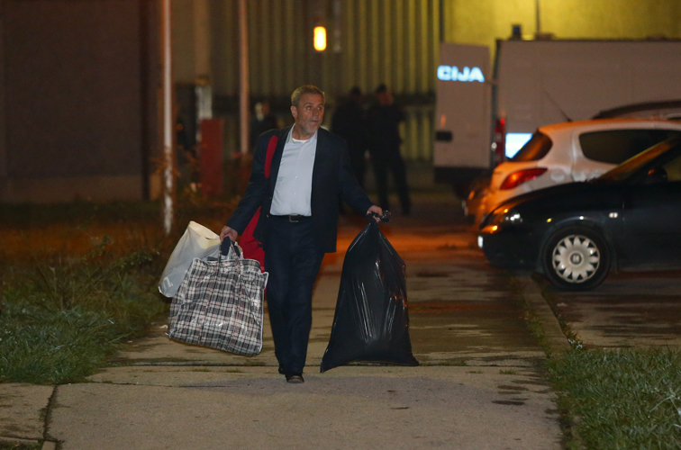 Zagreb, 191114.Zagreb Remetinec.Gradonacelnik je nakon uplacenih 15 milijuna kuna jamcevine izasao iz zatvora Remetinec te ce se braniti sa slobode.Na fotografiji: Milan Bandic.Foto: Marko Todorov / CROPIX