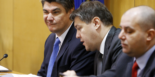 Zagreb, 271114.Sabor, Markov trg.U Saboru RH jutros je zapocela redovna sjednica Sabora na kojoj su bili i  predsjednik Vlade Zoran Milanovic, te ministar financija Boris Lalovac.Na fotografiji: Zoran Milanovic, Boris Lalovac.Foto: Tomislav Kristo / CROPIX