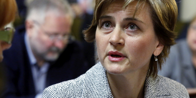 Zagreb, 021214.Cirilometodska ulica.Sjednica Gradskog poglavarstva s temom proracuna za sljedecu godinu.Na fotografiji: zamjenica gradoncelnika Zagreba Sandra Svaljek i Slavko Kojic.Foto: Damjan Tadic / CROPIX