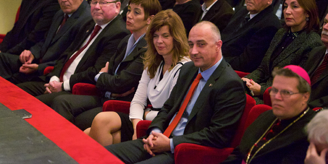 Osijek, 021214.U Hrvatskom narodnom kazalistu svecanom je sjednicom Gradskog vijeca obiljezen Dan grada Osijeka.Na fotografiji: Ivan Vrdoljak i BiljanaBorzan.Foto: Vlado Kos / Cropix