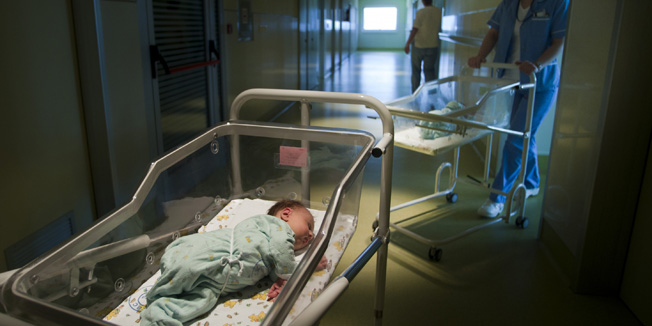 Split, 040511.KB Split, Klinika za zenske bolesti i porode. Reportaza povodom medjunarodnog dana primalja. Na fotografiji: primalja Ankica Rosic.Foto: Tom Dubravec / CROPIX