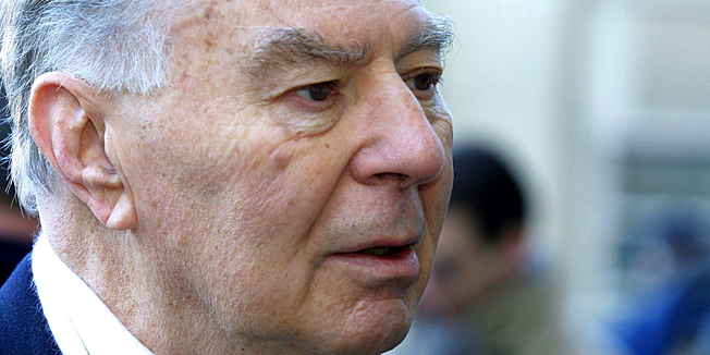 This file photo taken on January 13, 2001 in Brussels shows Belgian former Prime Minister Leo Tindemans arriving to the 