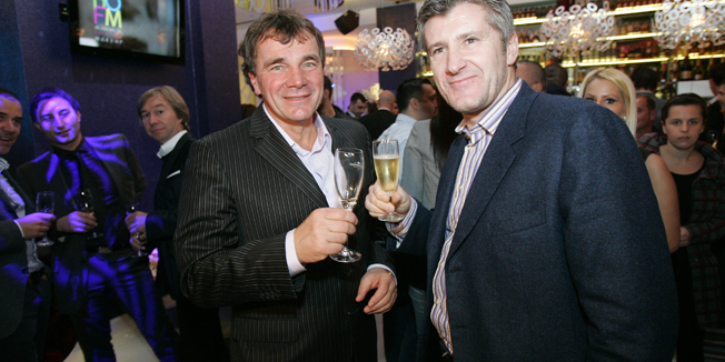 Zagreb,081210.Otvorenje Plaza bar-a u Nemcicevoj ulici.Vlasnik Nino Vrlja i nogometas Davor Suker.Foto: Ranko Suvar / CROPIX