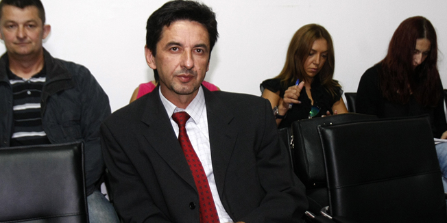 Zagreb, 110714.Zupanijski sud.Na Zupanijskom sudu u tijeku je sudjenje Josipu Vrbanicu, policajcu specijaliziranom za umjetnine, koji je optuzen da je mobitelom snimio nekoliko fotografija skrovista za umjetnine bivseg predsjednika Hrvatske gospodarske komore (HGK) Nadana Vidosevica i dao ih Jutarnjem listu.Na fotografiji: Josip Vrbanic.Foto: Ranko Suvar / CROPIX