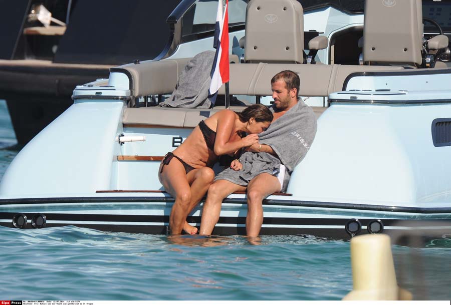 Dutch soccer player Rafael van der Vaart and his girlfriend Sabia Engizek  in holidays in Saint-Tropez, FRANCE-15/07/2014./SLF_809.16/Credit:slf/SIPA/1407160821 *** Local Caption *** 00688469