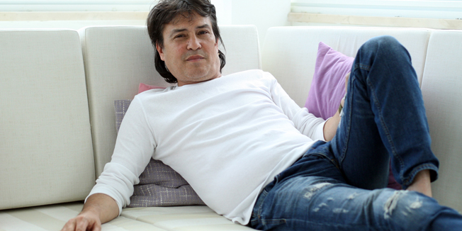 Mandre, Pag, 150714.Pjevac Vlado Kalember ljetne dane provodi u apartmanu u mjestu Mandre na otoku Pagu.Foto: Jure Miskovic / CROPIX