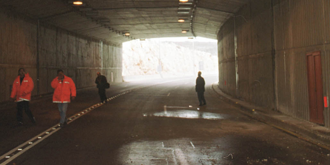spli,pok,05.03.2001.osteceni tunel na cesti split klissnimio:jakov prkic-pok-