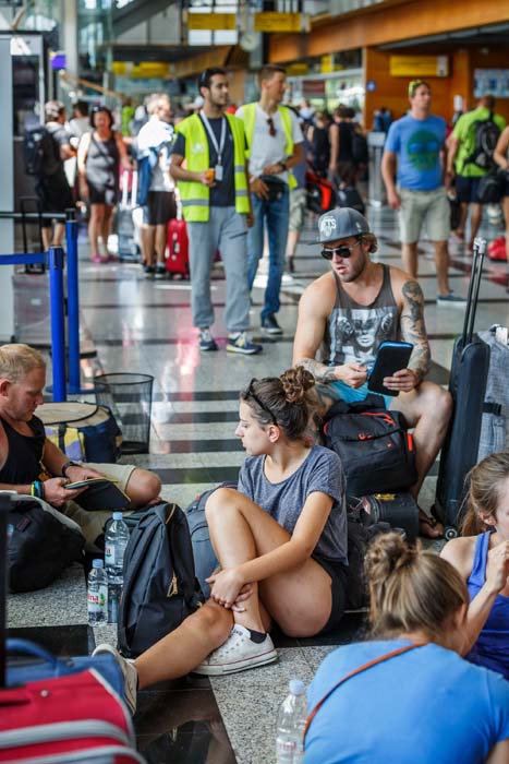 Resnik, 190714. Subotnja guzva u Zracnoj luci Split. Danas ce Zracna luka Split imat 220 operacija sljetanja i uzljetanja sto znaci 110 aviona i 27000 putnika. Na fotografiji: Guzva u zracnoj luci Split.Foto: Zvonimir Barisin / CROPIX