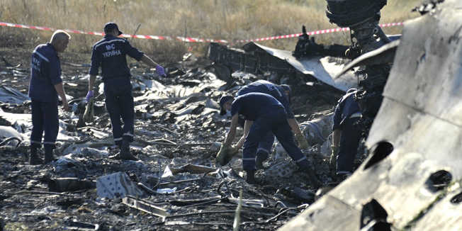 Donjeck, 200714.Ukrajina, jedno od mjesta gdje su pali ostaci putnickog malezijskog aviona. 36 cetvornih kilometara je oznaceno kao moguce mjesto pada aviona dobrovoljci i sluzbe pretrazuju polja. Samo na ovoj lokaciji pronadeno je vise od 50 tijela.Foto: Srdjan Vrancic / CROPIX