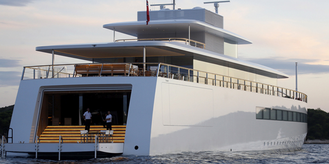 Hvar, 230714.Jahta Venus, koju je dizajnirao Steve Jobs uplovila je u hvarski kanal.Foto: Damjan Tadic / CROPIX