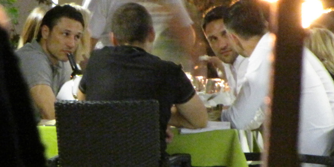 Baska Voda, 310714.Braca Niko i Robert Kovac na veceri sa suprugama i drustvom u restoranu Matrioska.Foto: Ivo Ravlic / CROPIX