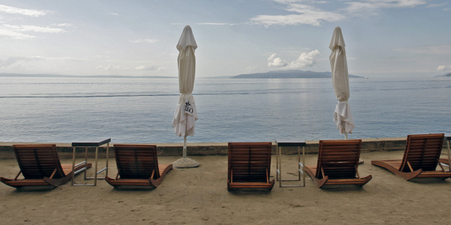 Opatija, 310714.Srpanjska rupa vidljiva je i na opatijskom podrucju gdje boravi manji broj turista nego u istom periodu lani.Na fotografiji: detalj s Lida.Foto: Tea Cimas / CROPIX