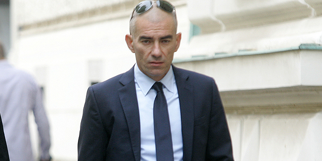 Zagreb, 030912.Zupanijski sud.Pocetak sudjenja bivsem direktoru Nove TV Sinisi Svilanu zbog primanja mita od Vladimira Selebaja Selliera u zamjenu za prikazivanje emisija na Novoj TV.Na fotografiji: Sinisa Svilan i odvjetnik Ljubo Pavasovic.Foto: Ranko Suvar / CROPIX