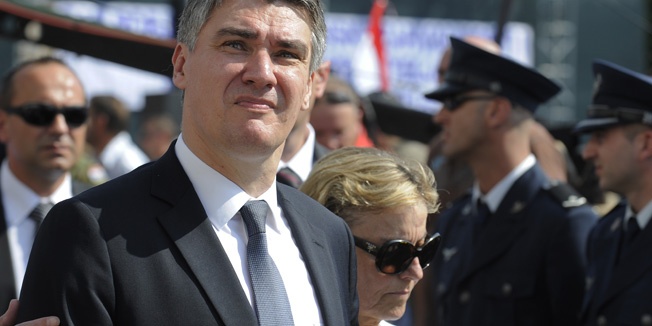 Knin, 050814.Svecano obiljezavanje Dana pobjede i domovinske zahvalnosti, Dana hrvatskih branitelja i 19. obljetnice vojno - redarstvene akcije Oluja u Kninu. Na fotografiji: premijer Zoran Milanovic.Foto: Niksa Stipanicev / CROPIX