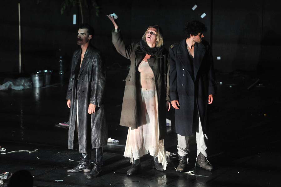 Zadar, 040814.Veceras je u sklopu 18. festivala suvremenog kazalista Zadar snova u Kazalistu lutaka odigrana hrvatska premijera predstave Grobnica za Borisa Davidovica redatelja Ivice Buljana.Foto: Luka Gerlanc / CROPIX