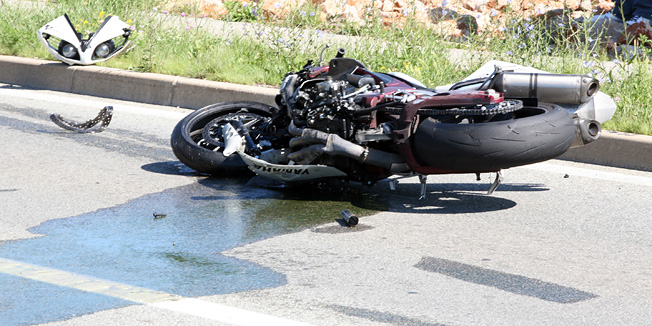 Cavle, Grobnik, 210611.Jutros oko 9 sati na Cavlima na cesti izmedju trgovackih centara Metro i Bauhaus doslo je do prometne nesrece u kojoj su sudjelovala dva osobna automobila i motocikl. Vozac motocikla sa ozljedama opasnim po zivot prebacen je u KBC Rijeka. Uzroci nesrece se utvrdjuju, ocevid je u tijeku.Foto: Tea Cimas / Cropix