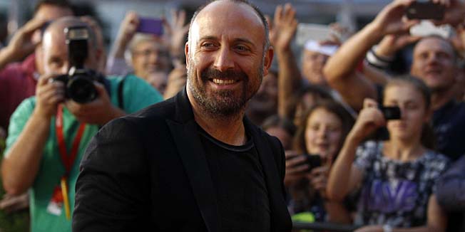 Sarajevo, 190814.Turski glumac Halit Ergenc prosetao crvenim tepihom Sarajevo film festivala.Foto: Alen Salkic / CROPIX