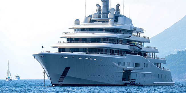 Dubrovnik, 230814.Mega jahta Eclipse ruskog milijardera Romana Abramovica uplovila je danas poslijepodne u dubrovacki akvatorij.Foto: Tonci Plazibat / CROPIX