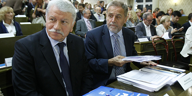 Zagreb, 280814.Cirilometodska.Tematska skupstina Gradske skupstine o gospodarenju otpadom.Na fotografiji: Vidoje Bulum i Milan Bandic.Foto: Ranko Suvar / CROPIX
