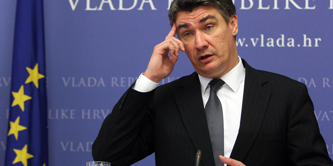 Zagreb, 040914.Vlada.Predsjednik Vlade RH Zoran Milanovic i ministar financija Boris Lalovac odrzali su press konferenciju povodom uvodjenja nizeg poreza na place gradjana.Na fotografiji: Zoran Milanovic.Foto: Davor Pongracic / CROPIX