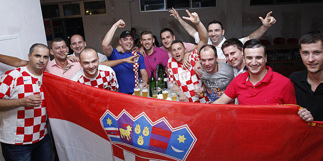 Medjugorje, 080914. Velika proslava u obiteljskoj kuci Marina Cilica tijekom finala US Opena u kojem Cilic igra protiv Keija Nishikorija iz Japana.Foto: Duje Klaric / CROPIX