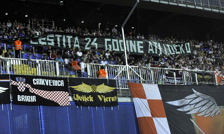 Zagreb, 090914. Stadion Maksimir. Kvalifikacijska utakmica za Europsko prvenstvo u Francuskoj 2016, Hrvatska - Malta.Na fotografiji: navijaci.Foto: Srdjan Vrancic / CROPIX