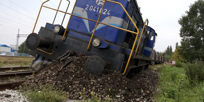 Sisak 260907.Teretni vlak iskocio iz tracnica na zeljeznickom kolodvoru u Capragu.Foto: Miroslav Kis / Cropix