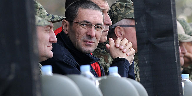 Slunj, 261012.Na Vojnom poligonu Eugen Kvaternik Slunj odrzao se Dan uvazenih gostiju vjezbe postrojbi HKoV-a UDAR -12/2, kojem je nazocio ministar obrane Ante Kotromanovic i nacelnik Glavnog stozera OS RH general pukovnik Drago Lovric. Vojna vjezba 