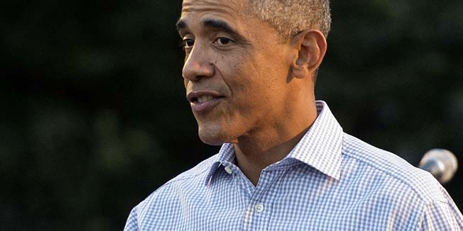 US President Barack Obama delivers remarks at the Congressional Picnic on the South Lawn of the White House in Washington, DC, September 17, 2014.                AFP PHOTO / Jim WATSON