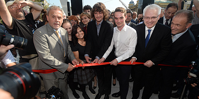 Zagreb, 300914.Trg marsala Tita.Nakon visegodisnje gradnje, danas je svecano otvorena zgrada Muzicke akademije.Foto: Goran Mehkek / CROPIX