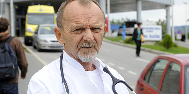 Zagreb, 180913.KBC Rebro.Strajk doktora i medicinski sestara u KBC Rebru.Na fotografiji: prim. dr. Dragutin Ivanovic, procelnik Centra za hitnu medicinu.Foto: Damir Krajac / CROPIX