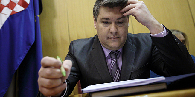 Zagreb, 060314.Nastavak 12. sjednice Sabora na kojoj se razmatra Prijedlog zakona o financijskom poslovanju i racunovodstvu neprofitnih organizacija.Na fotografiji: zamjenik ministra financija Boris Lalovac.Foto: Dragan Matic / CROPIX