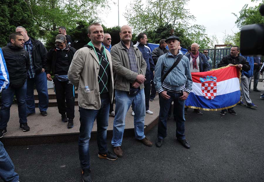 Zagreb, 100414.Stadion Maksimir.Predstavljena je novoosnovana navijacka udruga BBB Fan Club, ciji je cilj ponovno ujediniti Bad Blue Boyse.Na fotografiji: Tomislav Saric, predsjednik udruge i David Marelj, glasnogovornik.Foto: Damir Krajac / CROPIX