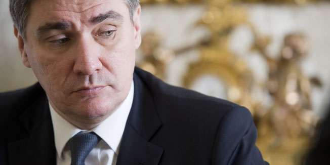 Zagreb, 060214.Trg Sv. Marka.Zoran Milanovic, Predsjednik Vlade Republike Hrvatske i predsjednik SDP-a.Foto: Darko Tomas / CROPIX