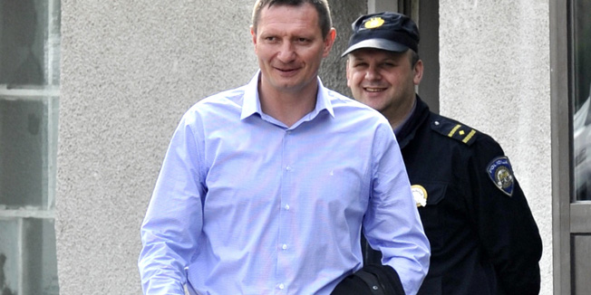 Zagreb, 010414. Josip Klemm izlazi iz PN USKOK-a na Senjaku, nakon zavrsenog ispitivanja o transferu kosarkasa Cibone Darija Sarica.Foto: Srdjan Vrancic / CROPIX