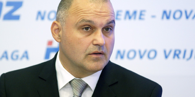 Zagreb, 050913.Trg zrtava fasizma.Konferencija za medije na temu Nasilno uvodjenje zdravstvenog odgoja u Sredisnjici Hrvatske demokratske zajednice.Na fotografiji: potpredsjednik HDZ-a Damir Jelic.Foto: Marko Todorov / CROPIX